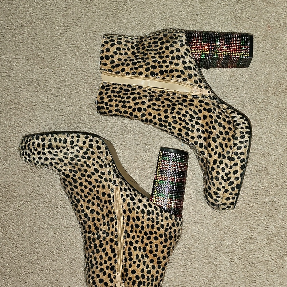 Almost New Betsey Johnson Platform Booties - Picture 4 of 5